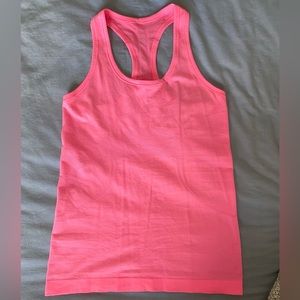 Lululemon tanktop (size 6?)